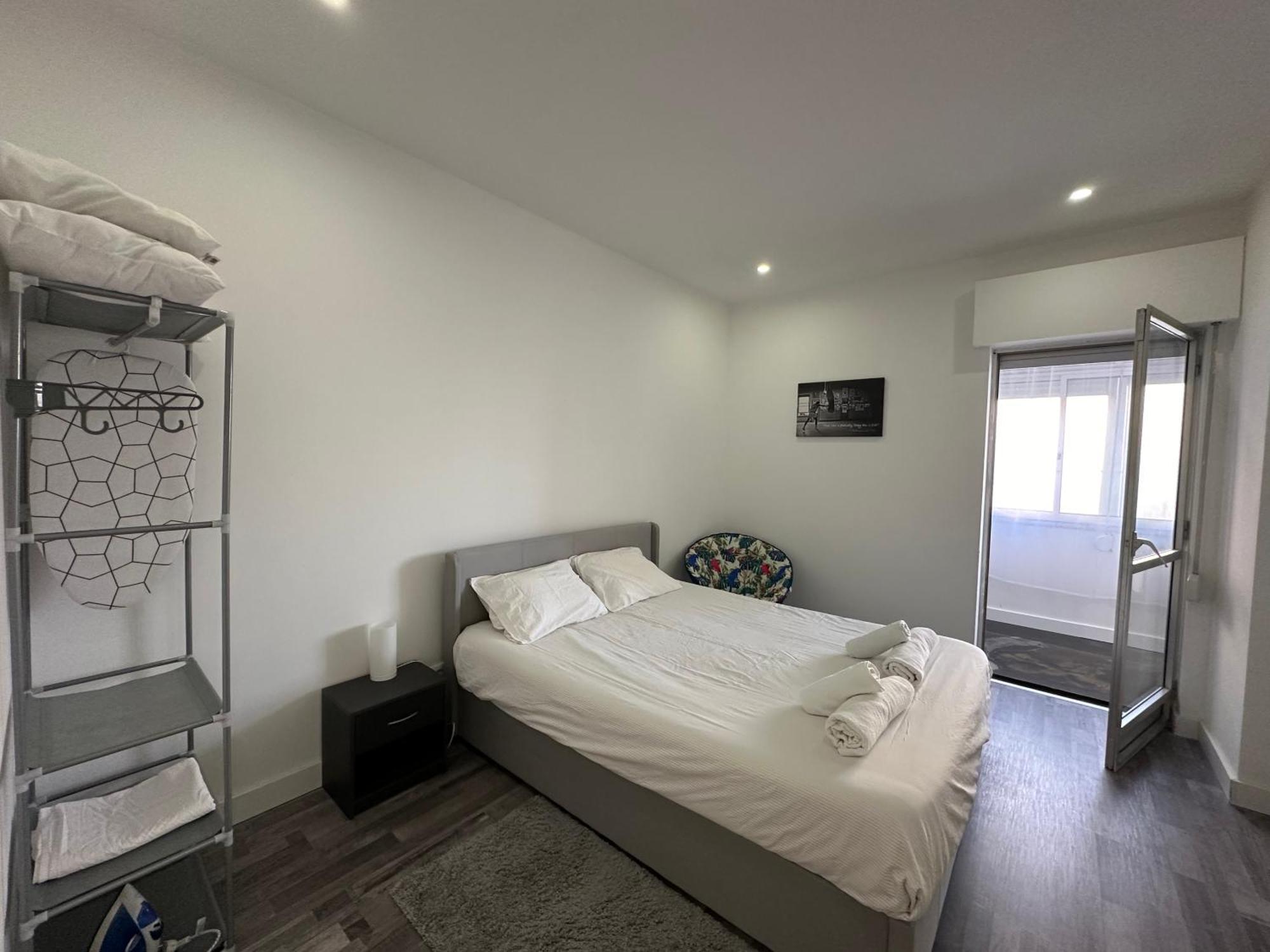 Sea View Apartment & 4 Minutes Walk To The Beach Paço de Arcos Exterior foto