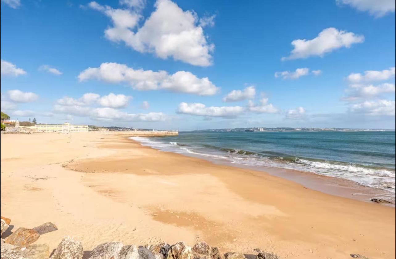 Sea View Apartment & 4 Minutes Walk To The Beach Paço de Arcos Exterior foto